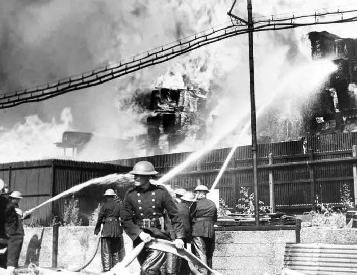 Framed Print : Major fire in Waterden Road, Homerton, E15, WW2 Framed Print : Major fire in Waterden Road, Homerton, E15, WW2