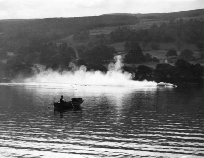 Framed Print : Malcolm Campbell making trial run on Coniston Water, 1947 Framed Print : Malcolm Campbell making trial run on Coniston Water, 1947