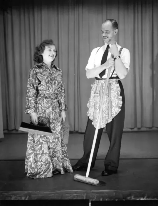 Framed Print : Man and woman performing a comic sketch Framed Print : Man and woman performing a comic sketch