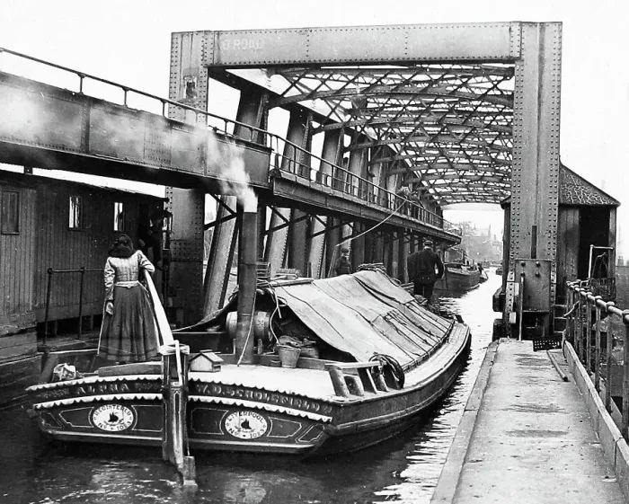 Framed Print : Manchester Ship canal Barton Aqueduct Framed Print : Manchester Ship canal Barton Aqueduct