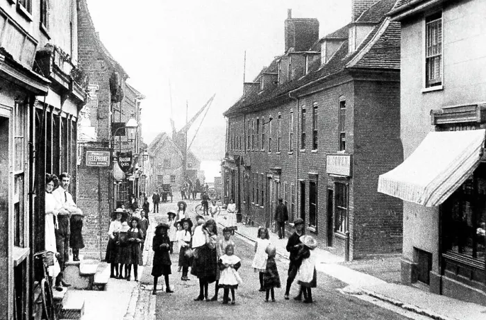Framed Print : Manningtree South Hill early 1900s Framed Print : Manningtree South Hill early 1900s