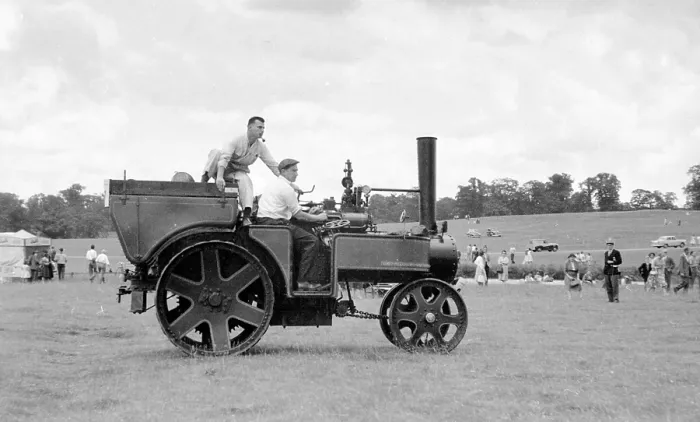 Framed Print : Mann's Steam Wagon number: 1260, Old King Cole Framed Print : Mann's Steam Wagon number: 1260, Old King Cole