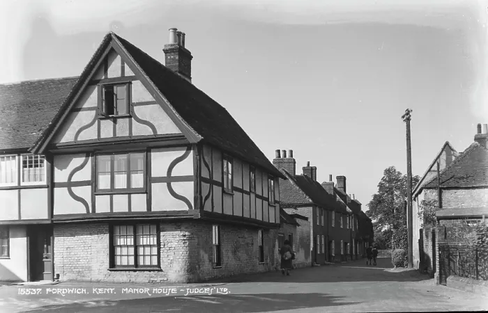Framed Print : Manor House in Fordwich Framed Print : Manor House in Fordwich