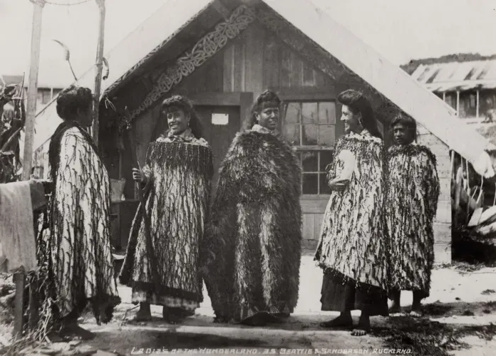 Framed Print : Maori Ladies of the Wonderland - Maori women Framed Print : Maori Ladies of the Wonderland - Maori women