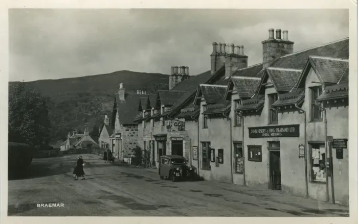 Framed Print : Mar Road, Braemar, Aberdeenshire, Scotland Framed Print : Mar Road, Braemar, Aberdeenshire, Scotland