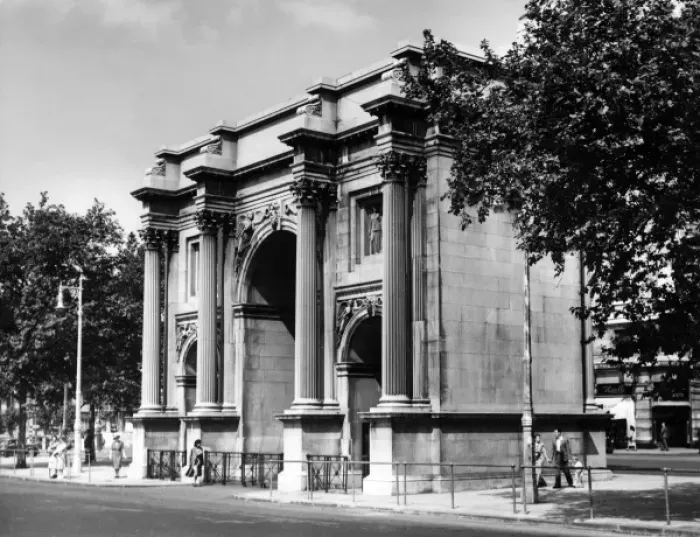 Framed Print : Marble Arch 1950S Framed Print : Marble Arch 1950S