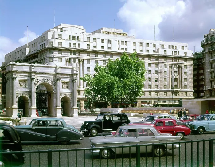 Framed Print : Marble Arch and Cumberland Hotel, London Date: circa 1960s Framed Print : Marble Arch and Cumberland Hotel, London Date: circa 1960s