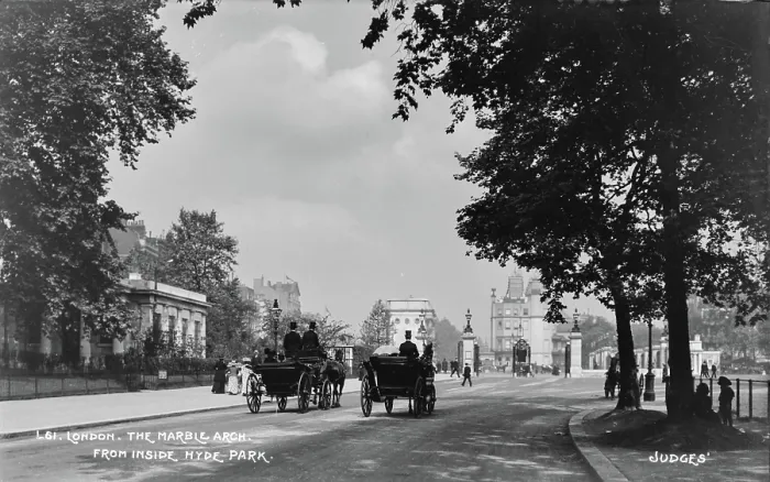 Framed Print : The Marble Arch from Inside Hyde Park