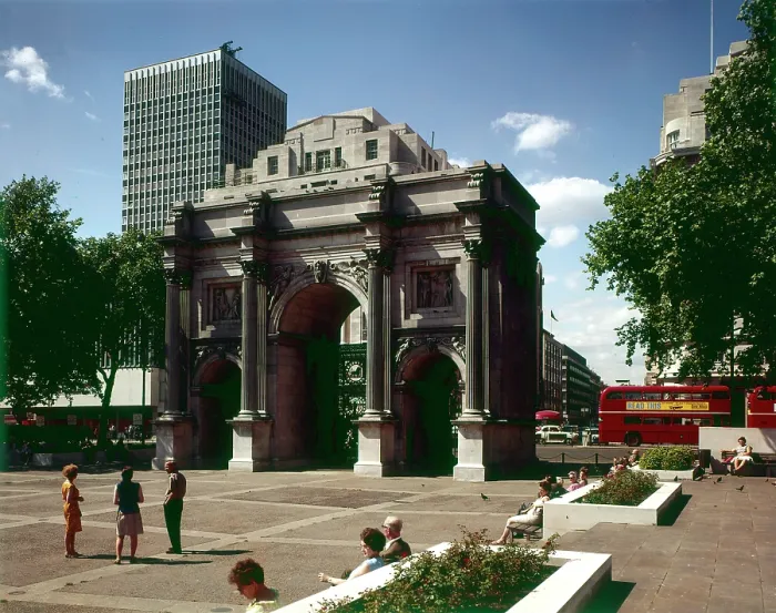 Framed Print : Marble Arch, London Date: circa 1960s Framed Print : Marble Arch, London Date: circa 1960s