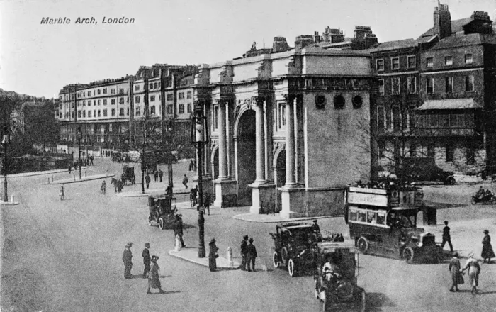 Framed Print : Marble Arch, Oxford Street, London W1 Framed Print : Marble Arch, Oxford Street, London W1
