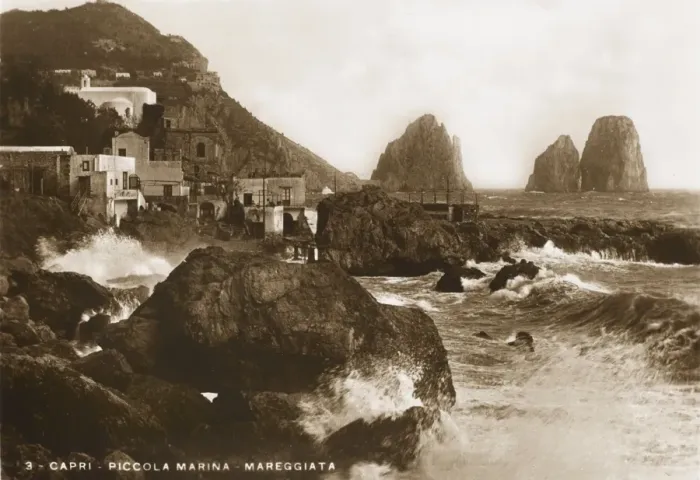 Framed Print : Mareggiata, Capri, Italy Framed Print : Mareggiata, Capri, Italy