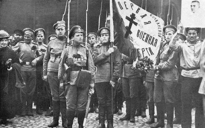 Framed Print : Maria Bochkareva with Women's Battalion, Russia, WW1 Framed Print : Maria Bochkareva with Women's Battalion, Russia, WW1