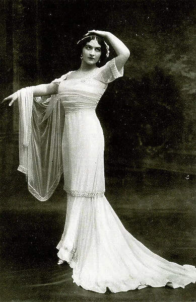 Maria Kousnietzoff, opera singer