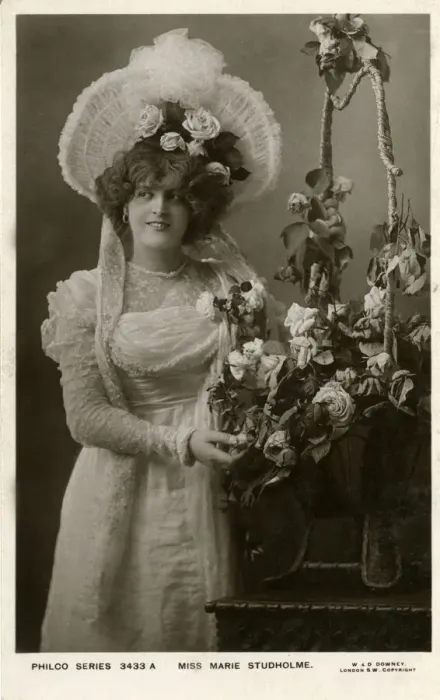 Framed Print : Marie Studholme, English actress and singer Framed Print : Marie Studholme, English actress and singer