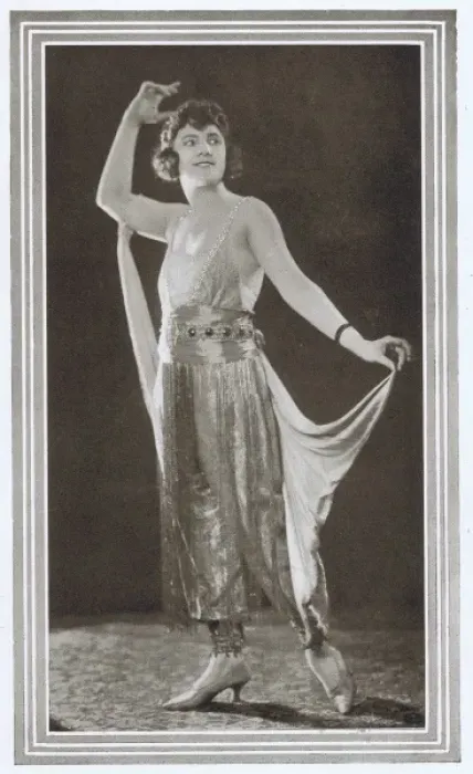 Framed Print : Marie Wells in Jim Jam Jems, New York, 1921 Framed Print : Marie Wells in Jim Jam Jems, New York, 1921