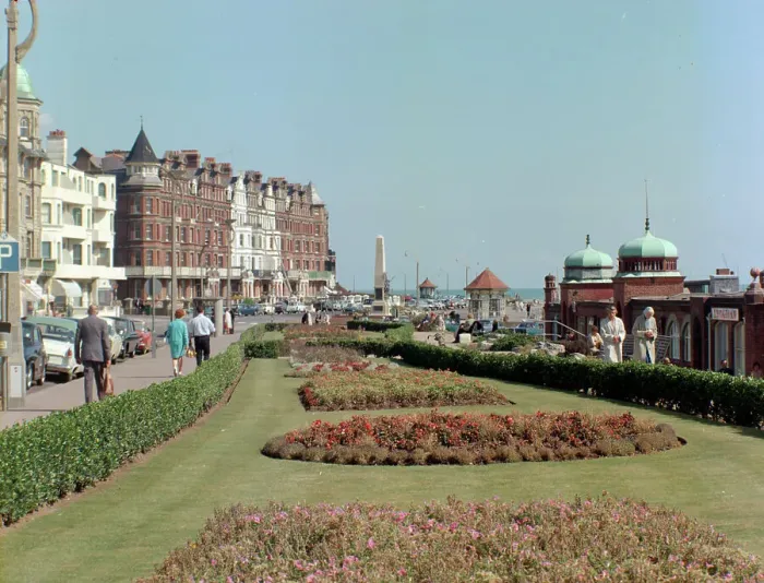 Framed Print : Marina gardens, Bexhill-on-Sea Framed Print : Marina gardens, Bexhill-on-Sea