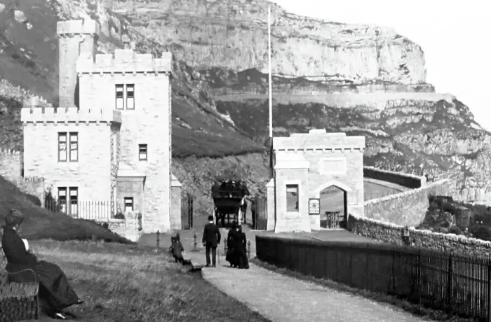 Framed Print : Marine Drive, Llandudno, early 1900s Framed Print : Marine Drive, Llandudno, early 1900s