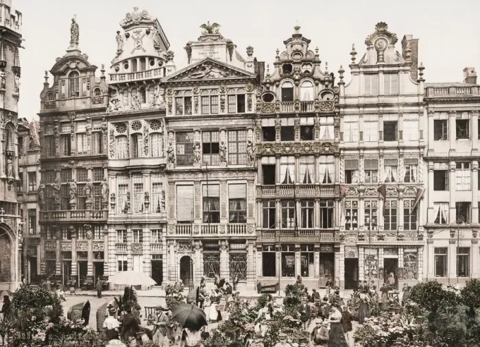 Framed Print : Market in the Grand Place, Brussels, Belgium Framed Print : Market in the Grand Place, Brussels, Belgium