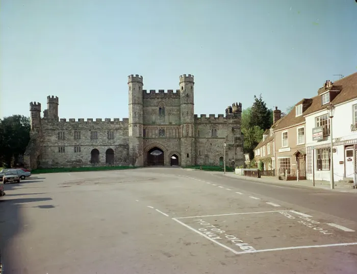 Framed Print : Market Place and Abbey Gate, Battle Framed Print : Market Place and Abbey Gate, Battle