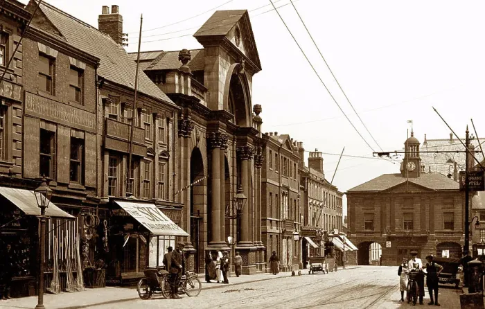 Framed Print : Market Place, Pontefract early 1900's Framed Print : Market Place, Pontefract early 1900's