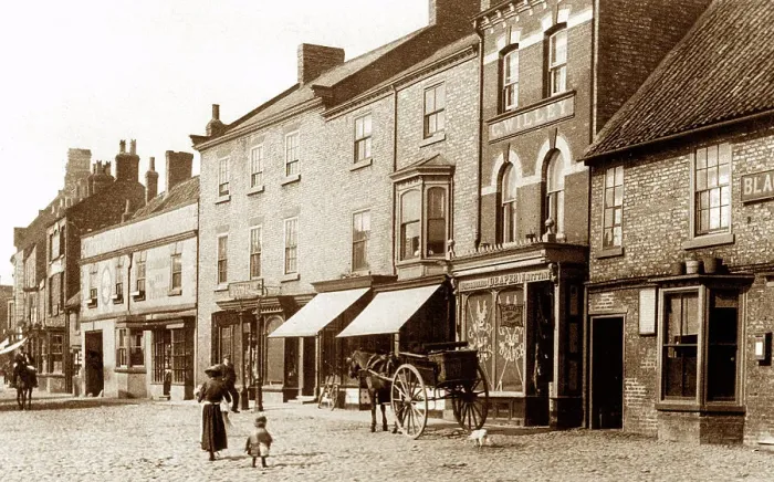 Framed Print : Market Place, Thirsk, early 1900s Framed Print : Market Place, Thirsk, early 1900s