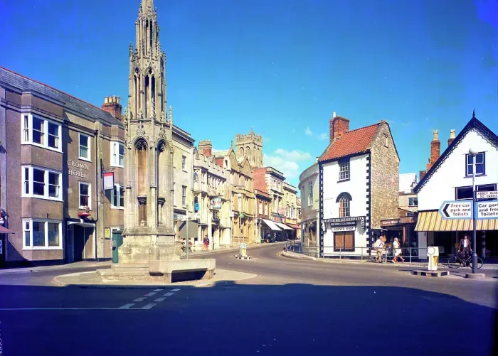 Framed Print : Market Square, Glastonbury Framed Print : Market Square, Glastonbury