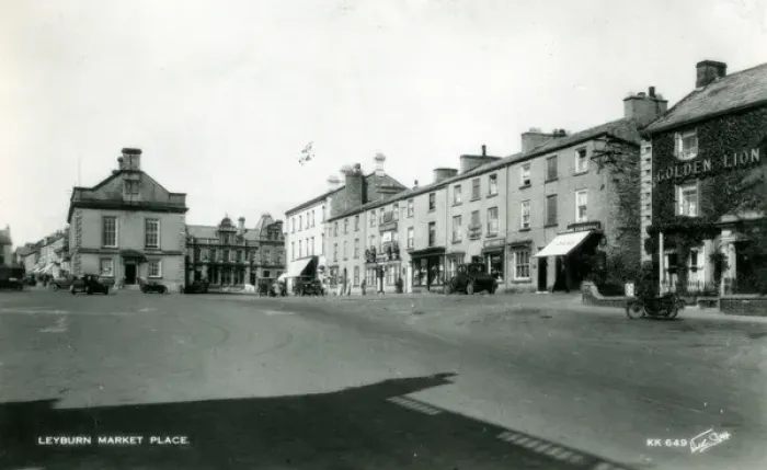 Framed Print : Market Square, Leyburn, Richmondshire, North Yorkshire, Engl Framed Print : Market Square, Leyburn, Richmondshire, North Yorkshire, Engl