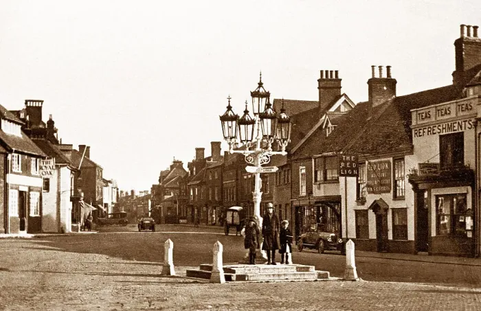 Framed Print : Market Square, Ringwood Framed Print : Market Square, Ringwood