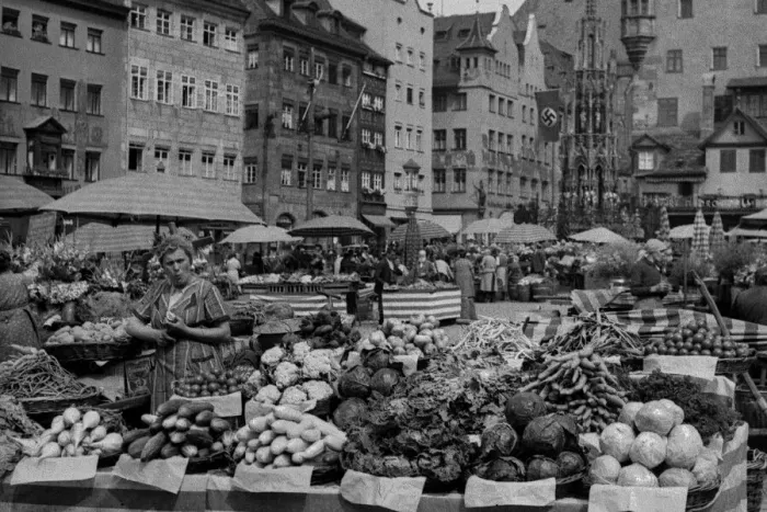 Framed Print : Market stalls, Town Square, Nuremberg, Germany Framed Print : Market stalls, Town Square, Nuremberg, Germany