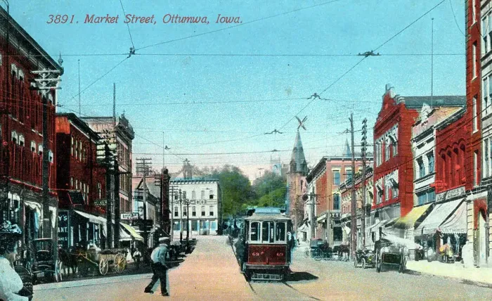 Framed Print : Market Street, Ottumwa, Iowa, USA Framed Print : Market Street, Ottumwa, Iowa, USA
