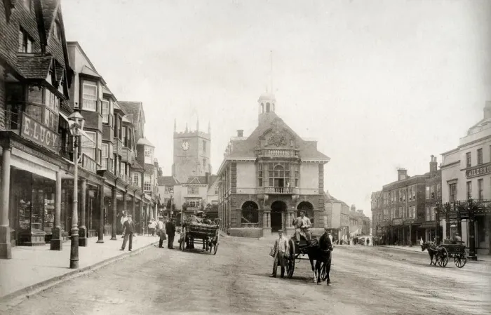Framed Print : Marlborough High Street, Oxfordshire England Framed Print : Marlborough High Street, Oxfordshire England