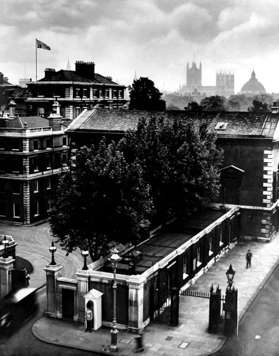 Framed Print : Marlborough House, London, 1936 Framed Print : Marlborough House, London, 1936