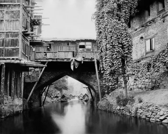 Framed Print : Marqual Canal, Srinagar, India Framed Print : Marqual Canal, Srinagar, India