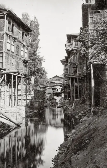 Framed Print : On the Marqual Canal Srinagar, India Framed Print : On the Marqual Canal Srinagar, India