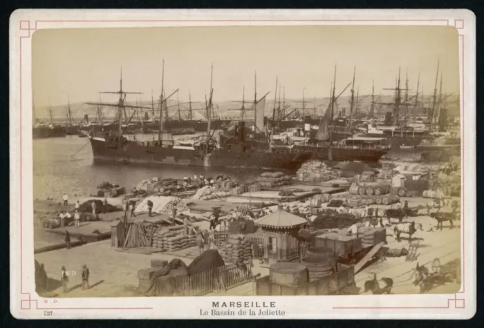 Framed Print : Marseille Docks / Photo Framed Print : Marseille Docks / Photo