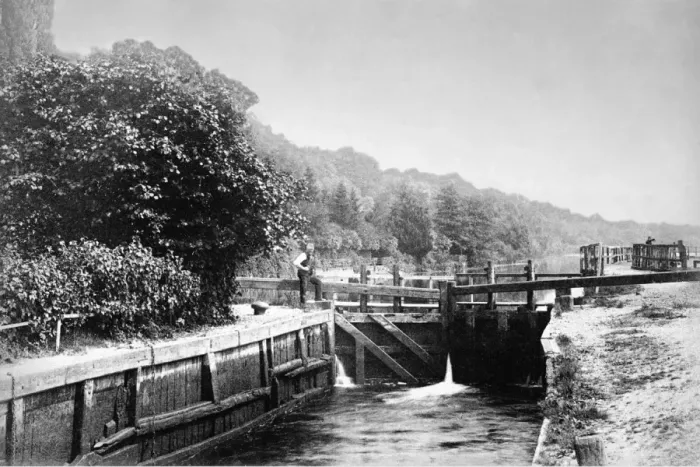 Framed Print : Marsh Lock, Henley-on-Thames Framed Print : Marsh Lock, Henley-on-Thames