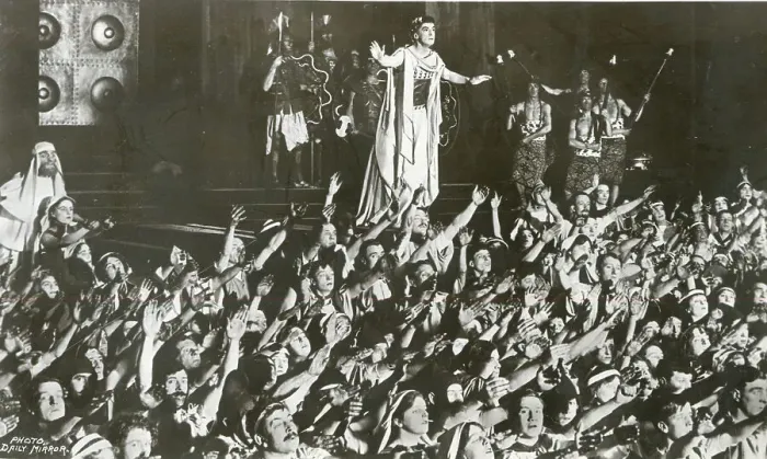 Framed Print : Martin Harvey as Oedipus Rex in crowd scene Framed Print : Martin Harvey as Oedipus Rex in crowd scene