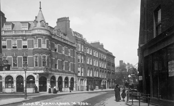 Framed Print : Marylebone High Street, London Framed Print : Marylebone High Street, London