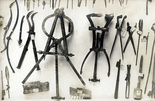 Masonry and sculpture tools and equipment