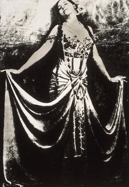 Mata Hari Print: Dutch Dancer and Spy (1876-1917). Art Prints