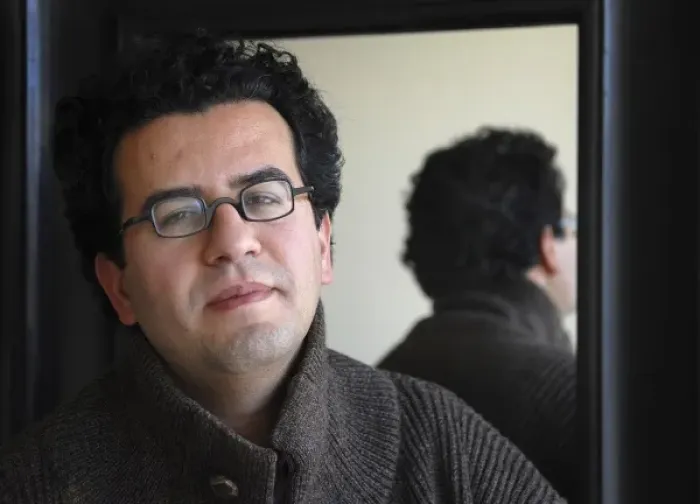 Framed Print : MATAR, Hisham (1970). Libyan writer. Portrait Framed Print : MATAR, Hisham (1970). Libyan writer. Portrait