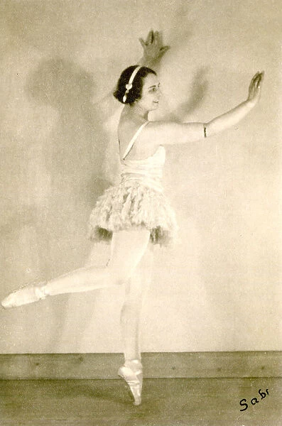 Maudie Barrett, ballerina