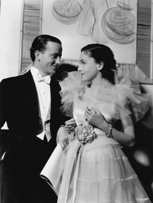 Framed Print : Maureen O?Sullivan and Frank Lawton in Devil Doll (1936) Framed Print : Maureen O?Sullivan and Frank Lawton in Devil Doll (1936)