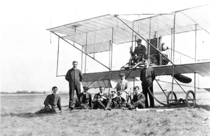 Framed Print : Maurice Edmond in Boxkite No8 at Lanark in August 1910 Framed Print : Maurice Edmond in Boxkite No8 at Lanark in August 1910