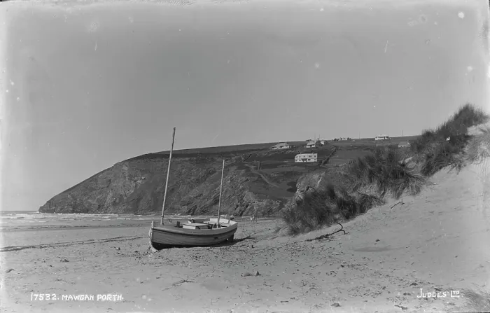 Framed Print : Mawgan Porth Beach Framed Print : Mawgan Porth Beach