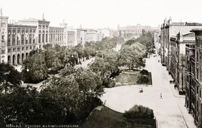 Framed Print : Maximillianstrasse, Munich, Munchen, Germany
