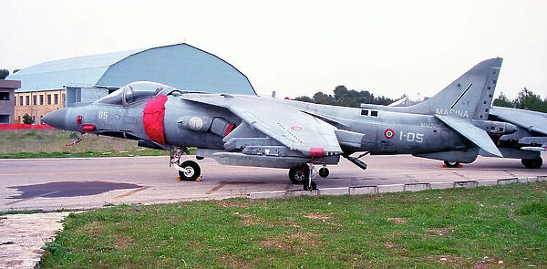 McDonnell Douglas AV-8B Harrier II MM7201 - 1-05