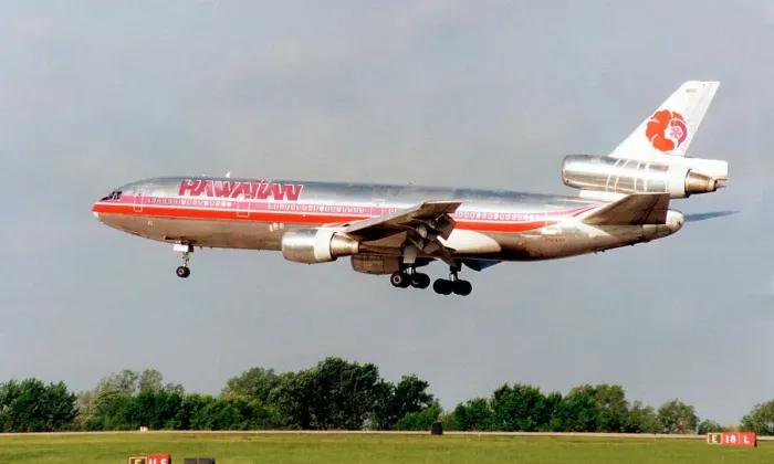 Framed Print : McDonnell Douglas DC-10-10 N125AA Framed Print : McDonnell Douglas DC-10-10 N125AA