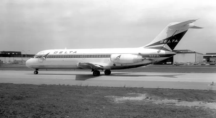 Framed Print : McDonnell Douglas DC-9-14 N3313L Framed Print : McDonnell Douglas DC-9-14 N3313L
