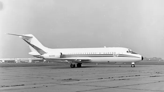 Framed Print : McDonnell Douglas DC-9-15 N228Z Framed Print : McDonnell Douglas DC-9-15 N228Z